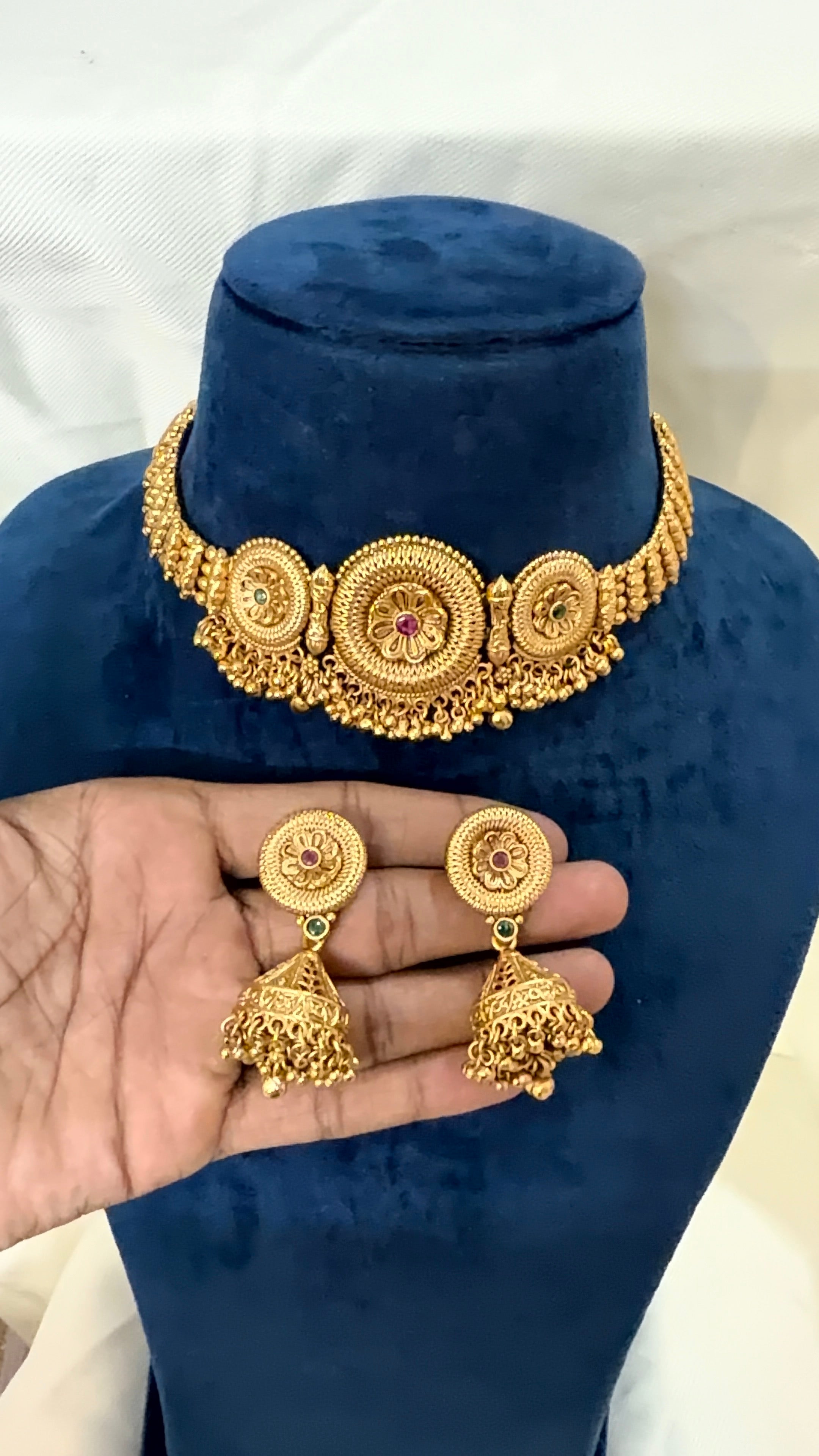 Gold Choker- 3 circle set