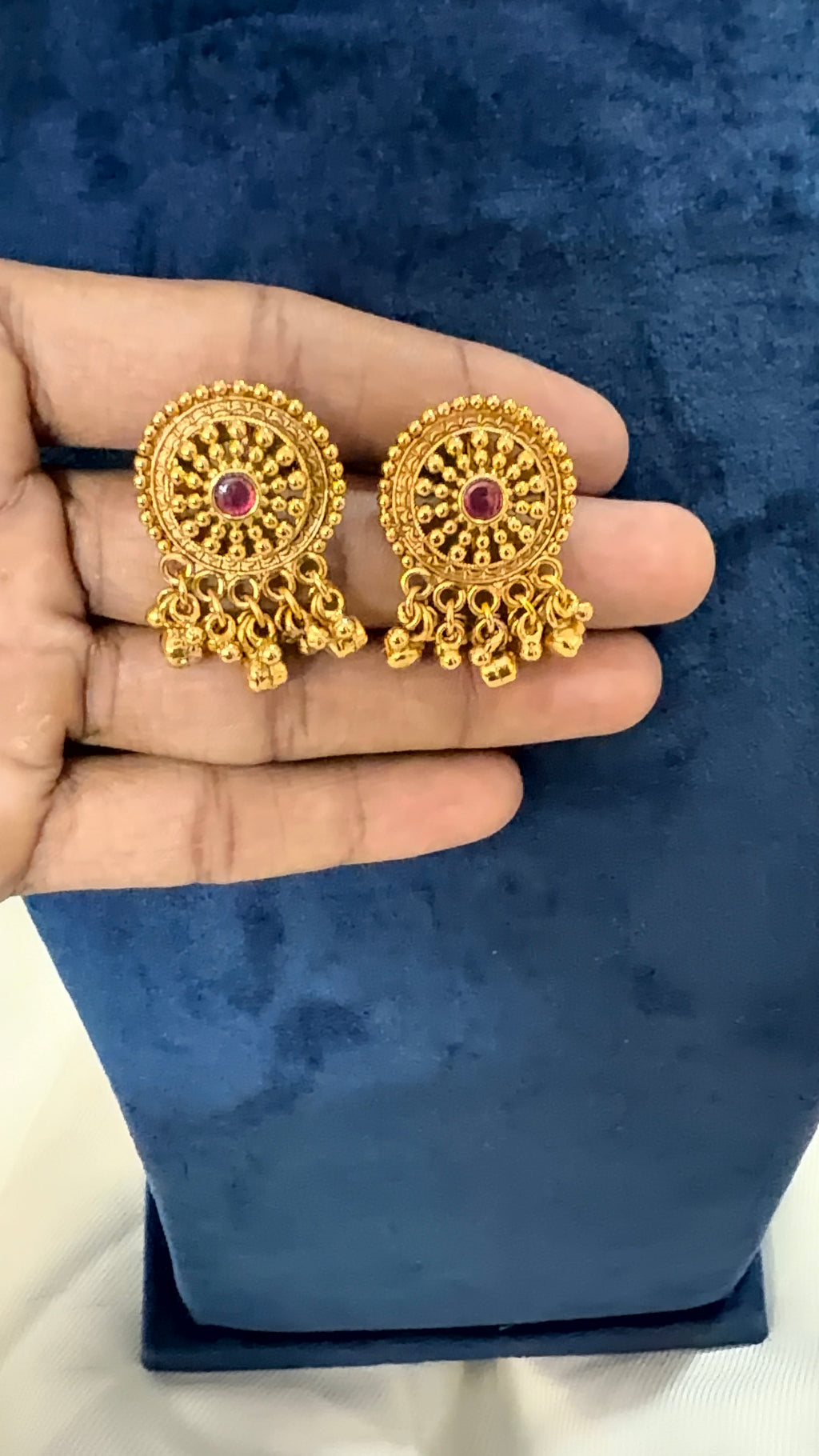 Gold Choker - 3 circle