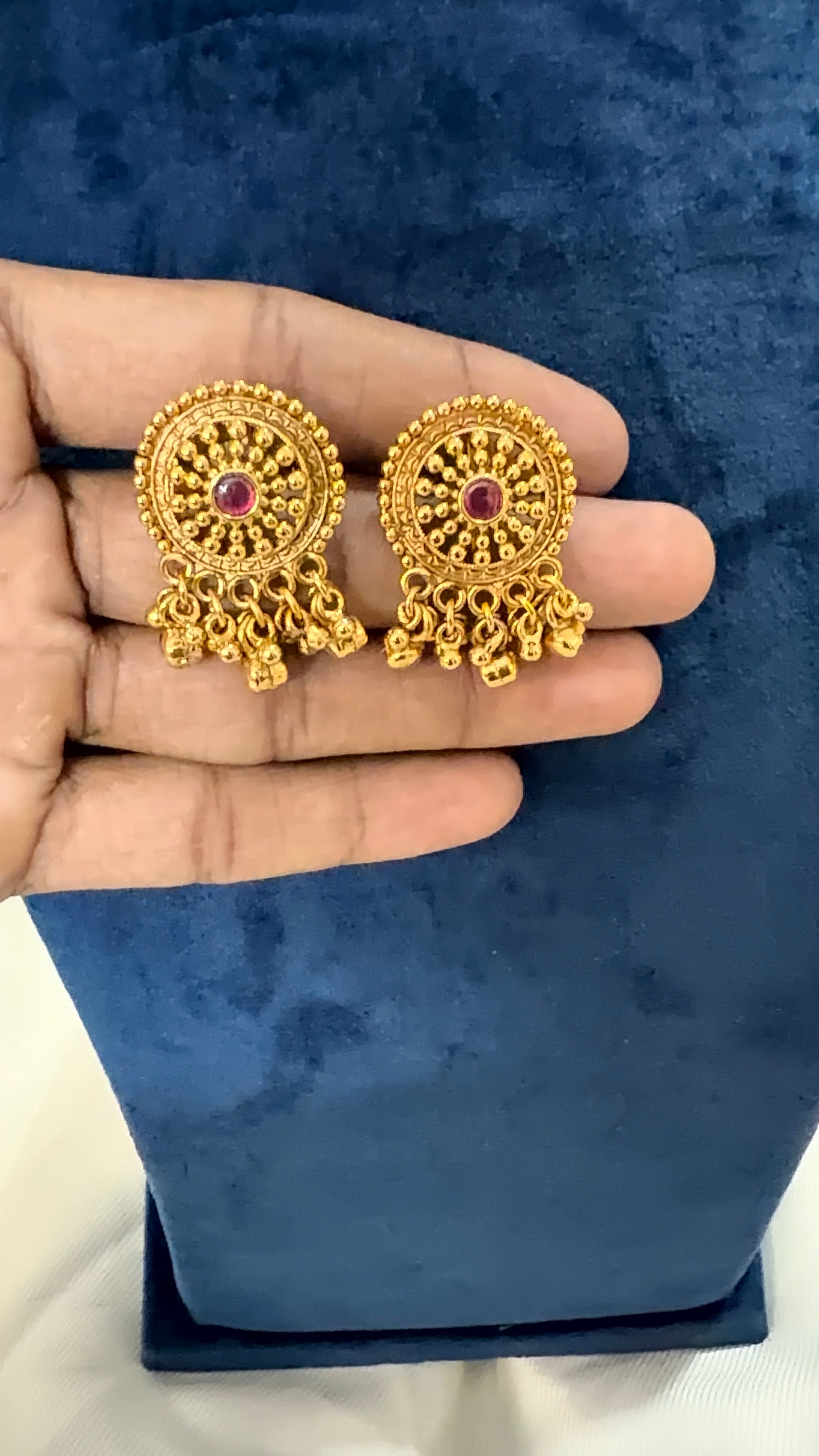 Gold Choker - 3 circle