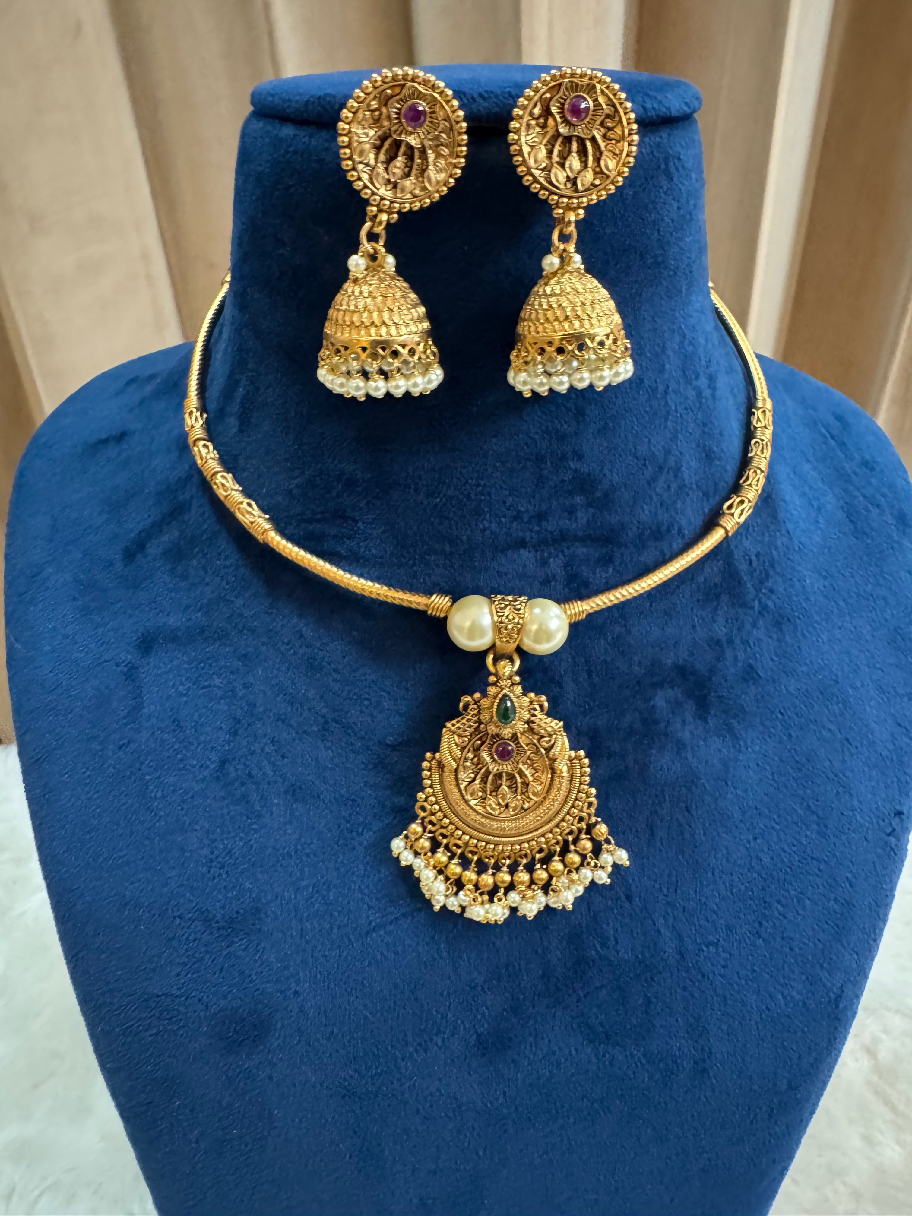 Gold-Hasli necklace