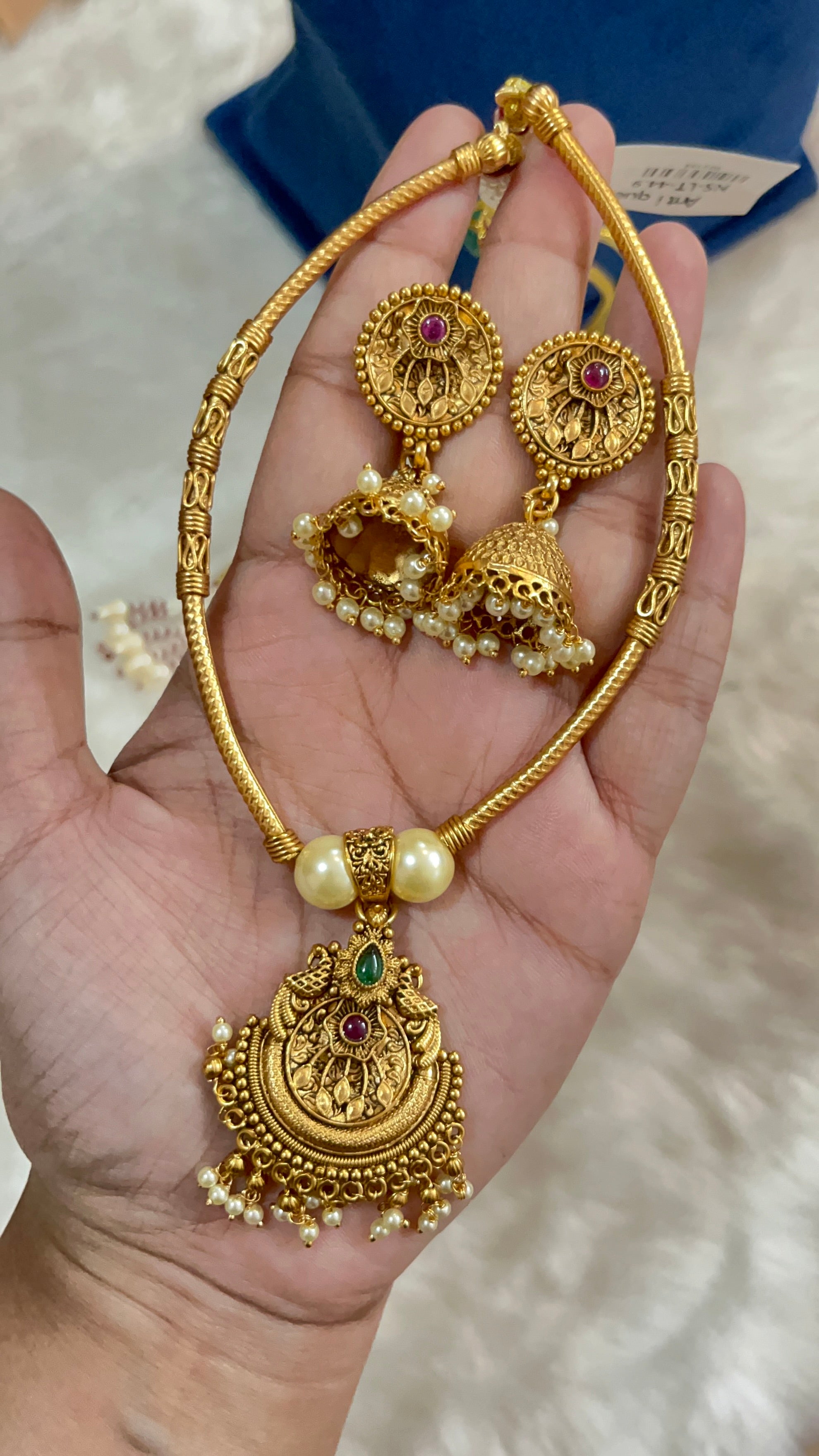 Gold-Hasli necklace